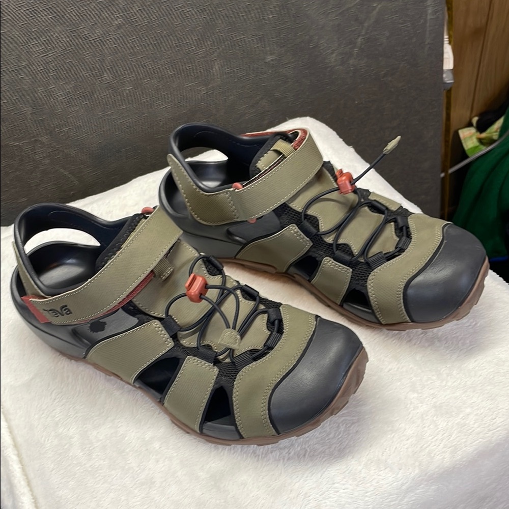 Teva‎ Green and Black Outdoor Sandals with Adjustable Straps